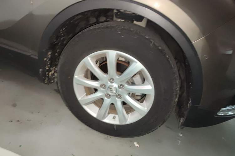Used Buick Envision 2018 20T Two-Wheel Drive Luxury Model Right Front Wheel Hub