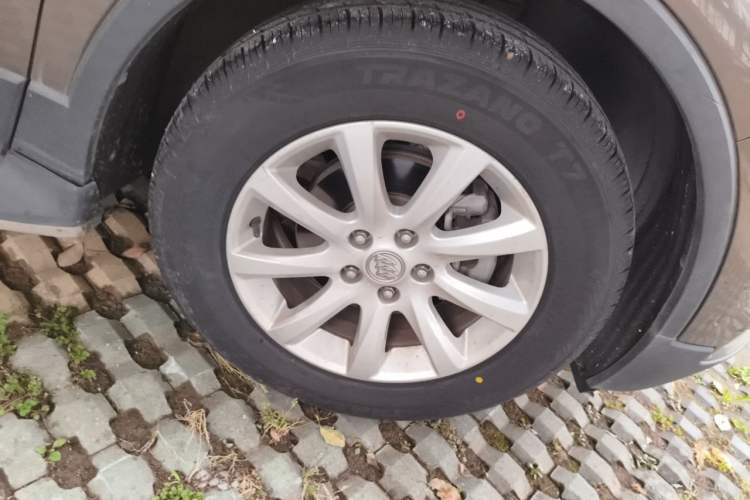 Used Buick Envision 2018 20T Two-Wheel Drive Luxury Model Right Front Wheel Hub