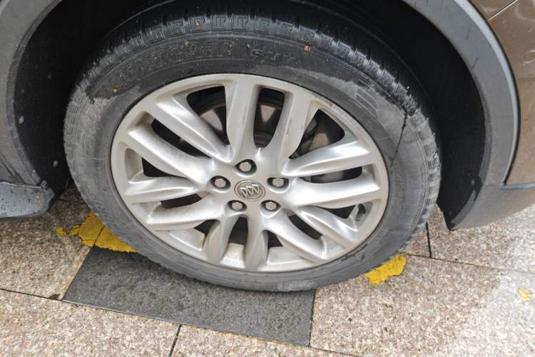 Used Buick Envision 2018 28T Four-Wheel Drive Luxury Model Right Front Wheel Hub
