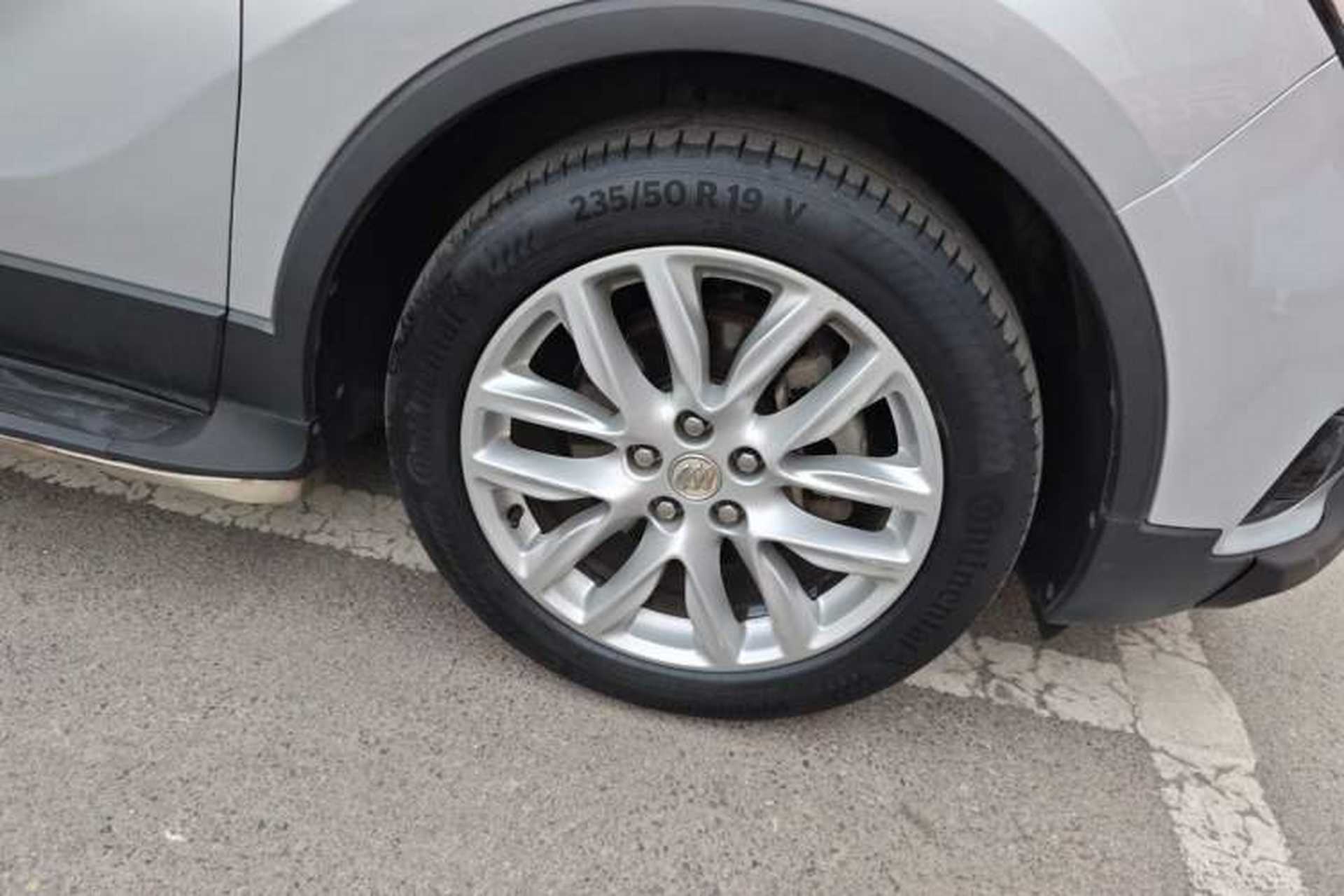 Used Buick Envision 2018 28T Four-Wheel Drive Luxury Model Right Front Wheel Hub