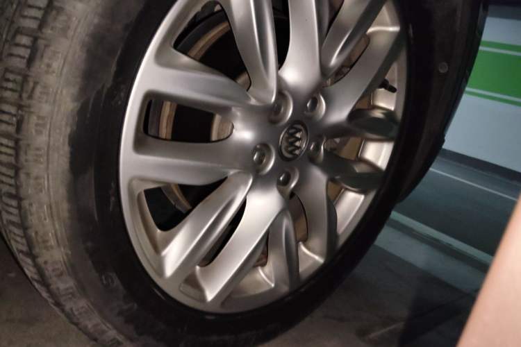 Used Buick Envision 2018 28T Four-Wheel Drive Elite Version Right Front Wheel Hub