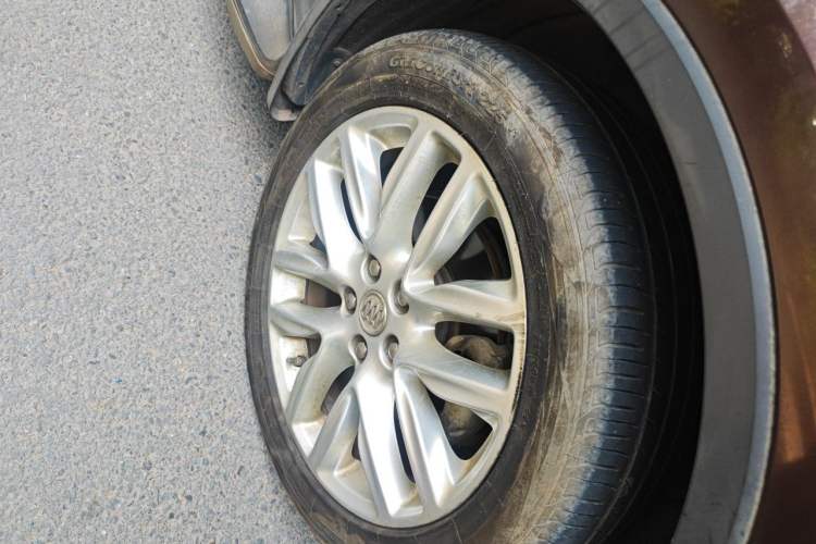 Used Buick Envision 2018 28T Four-Wheel Drive Elite Version Right Front Wheel Hub