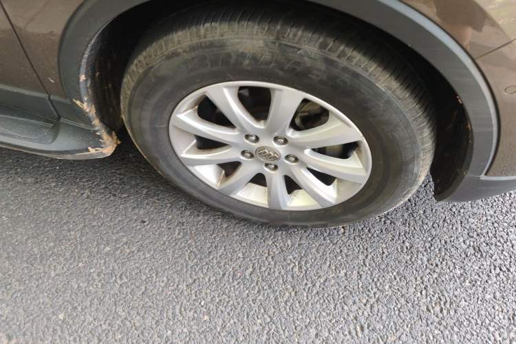 Used Buick Envision 2018 20T Two-Wheel-Drive Elite Model Right Front Wheel Hub