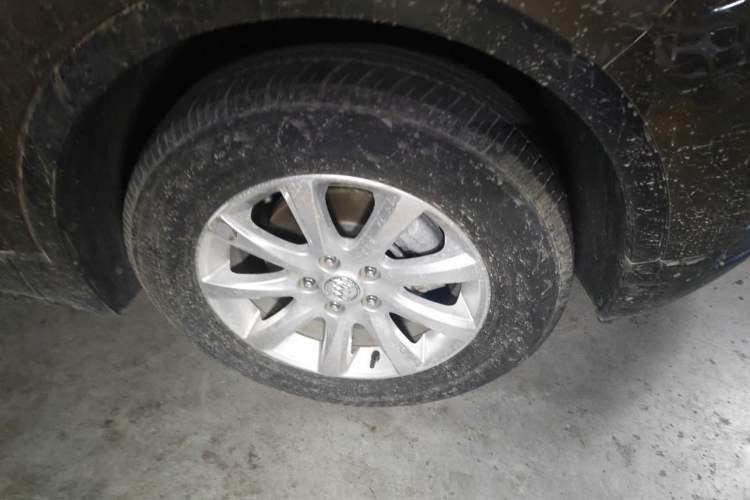 Used Buick Envision 2018 20T Two-Wheel Drive Luxury Model Right Front Wheel Hub