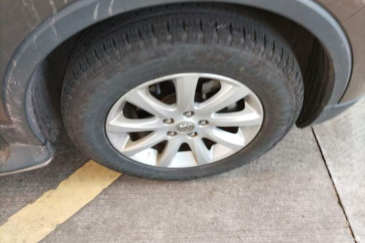 Used Buick Envision 2018 20T Two-Wheel-Drive Leading Model Right Front Wheel Hub