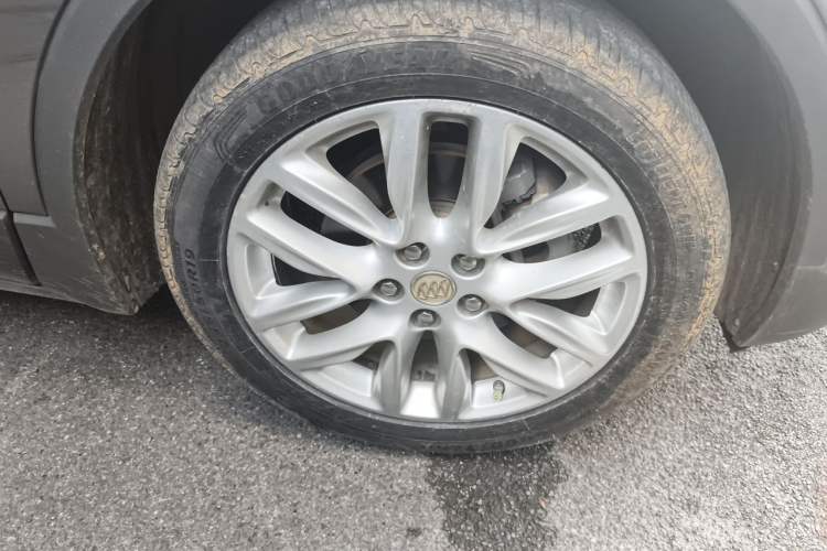 Used Buick Envision 2018 28T Four-Wheel Drive Elite Version Right Front Wheel Hub
