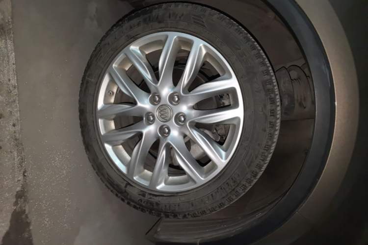 Used Buick Envision 2018 28T Four-Wheel Drive Elite Version Right Front Wheel Hub