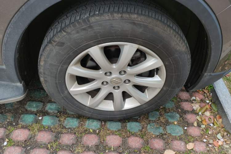 Used Buick Envision 2018 20T Two-Wheel-Drive Elite Model Right Front Wheel Hub