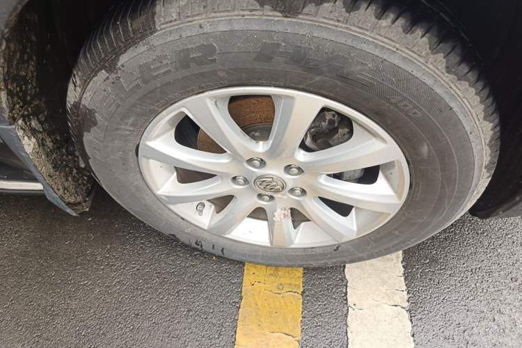 Used Buick Envision 2018 20T Two-Wheel Drive Luxury Model Right Front Wheel Hub