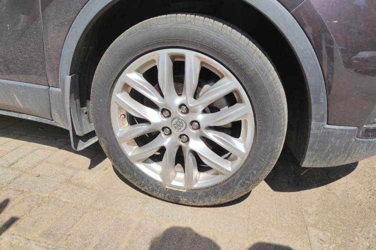 Used Buick Envision 2018 28T Four-Wheel Drive Elite Version Right Front Wheel Hub