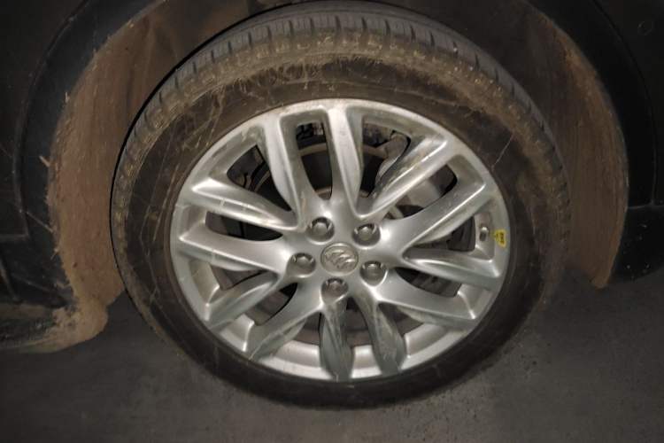 Used Buick Envision 2018 28T Four-Wheel Drive Luxury Model Right Front Wheel Hub
