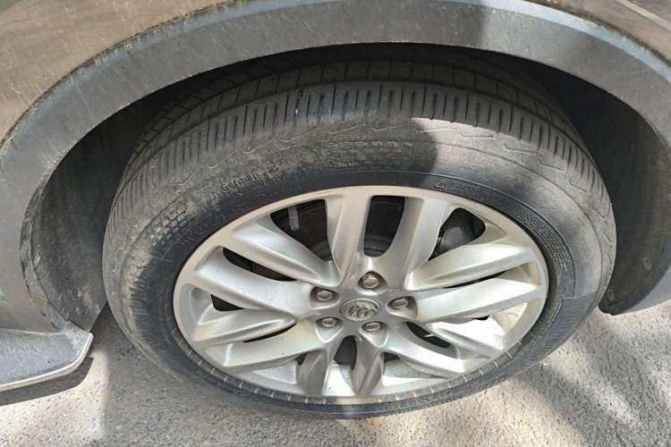 Used Buick Envision 2018 28T Four-Wheel Drive Elite Version Right Front Wheel Hub