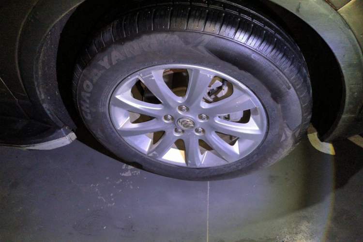 Used Buick Envision 2018 20T Two-Wheel-Drive Elite Model Right Front Wheel Hub