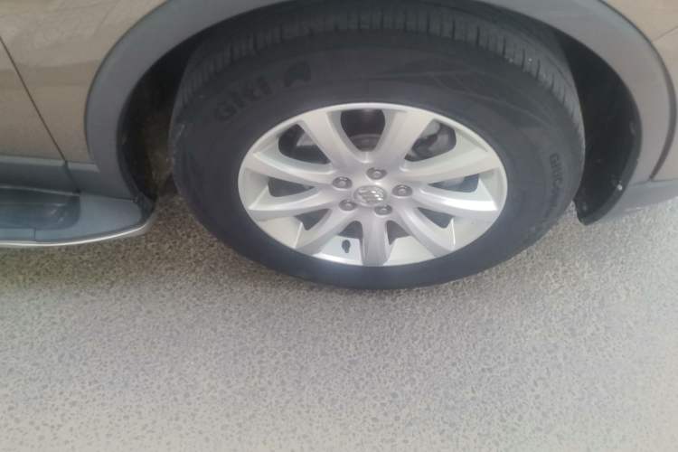 Used Buick Envision 2018 20T Two-Wheel-Drive Elite Model Right Front Wheel Hub