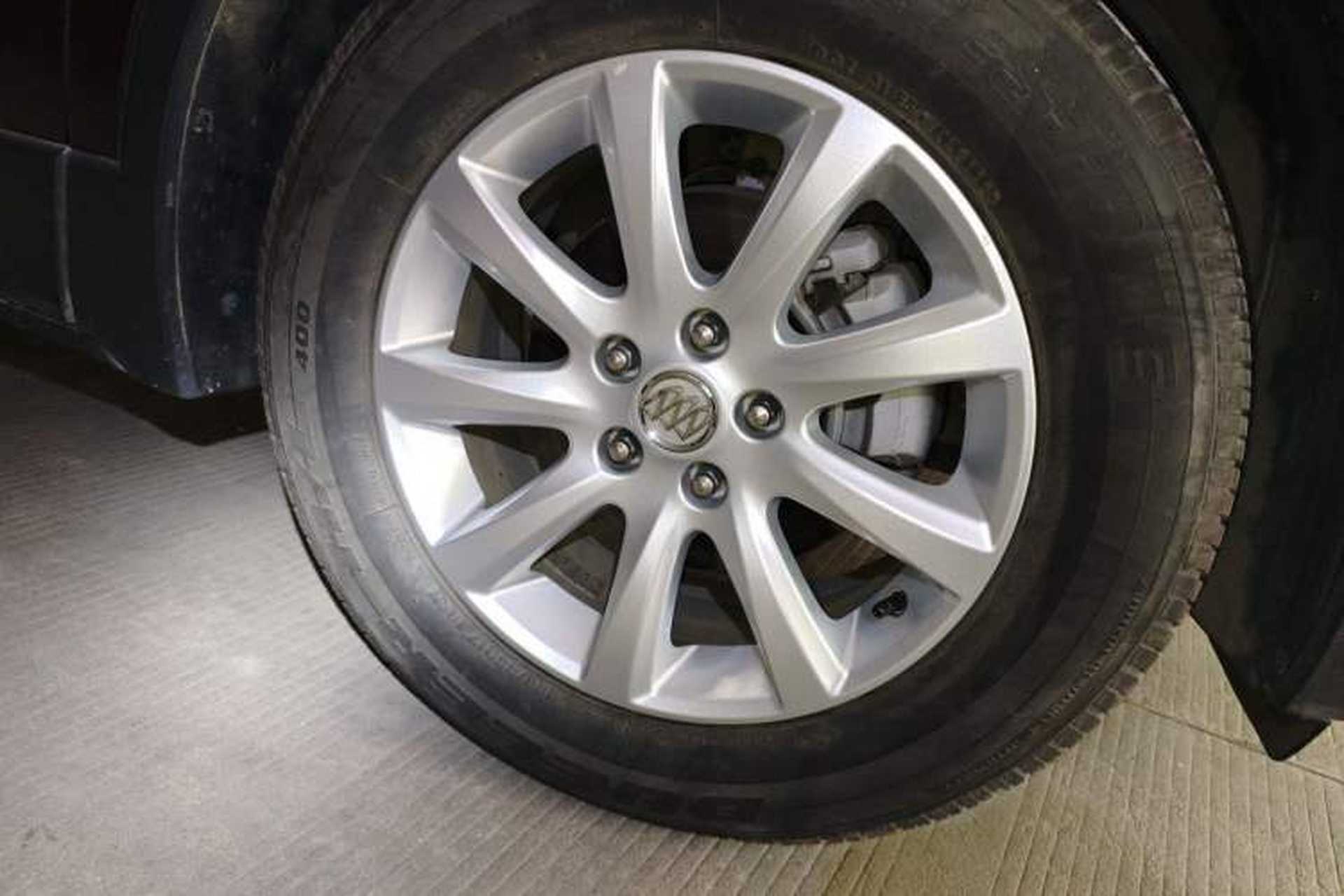 Used Buick Envision 2018 20T Two-Wheel-Drive Elite Model Right Front Wheel Hub