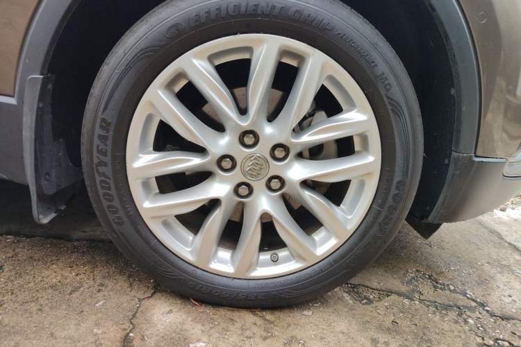 Used Buick Envision 2018 28T Four-Wheel Drive Luxury Model Right Front Wheel Hub
