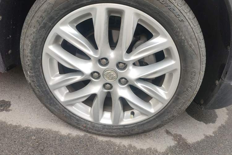 Used Buick Envision 2018 28T Four-Wheel Drive Luxury Model Right Front Wheel Hub