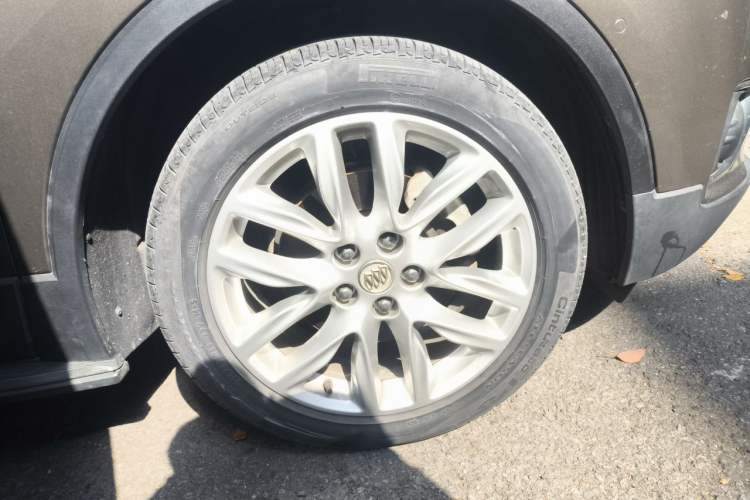 Used Buick Envision 2018 28T Four-Wheel Drive Luxury Model Right Front Wheel Hub