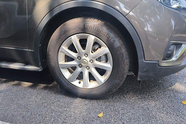Used Buick Envision 2018 20T Two-Wheel-Drive Elite Model Right Front Wheel Hub
