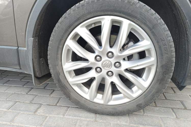 Used Buick Envision 2018 28T All-Wheel-Drive Versatile Sports Flagship Model Right Front Wheel Hub