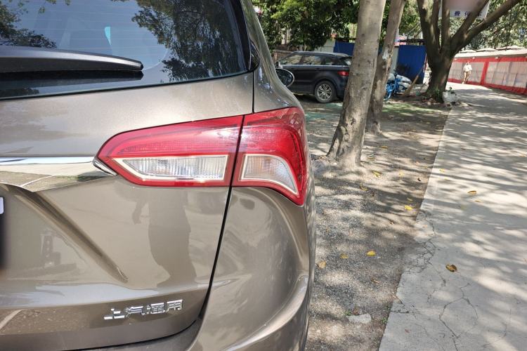 Used Buick Envision 2018 28T Four-Wheel Drive Elite Version Right Rear Taillight