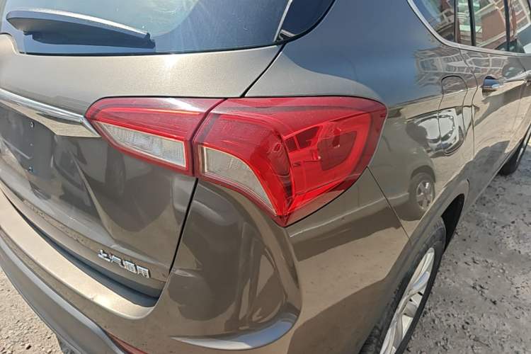 Used Buick Envision 2018 20T Two-Wheel-Drive Leading Model Right Rear Taillight