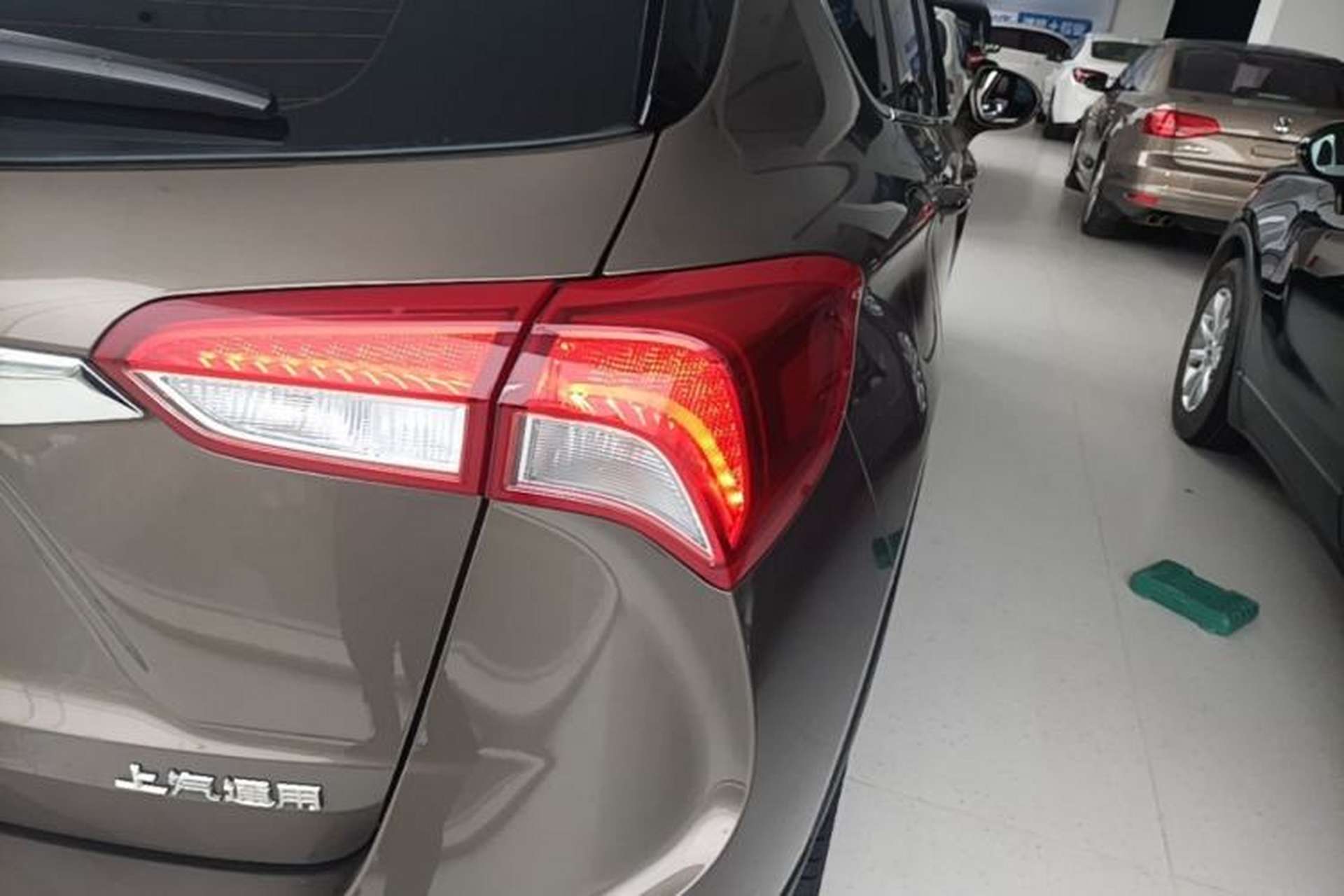 Used Buick Envision 2018 28T Four-Wheel Drive Elite Version Right Rear Taillight