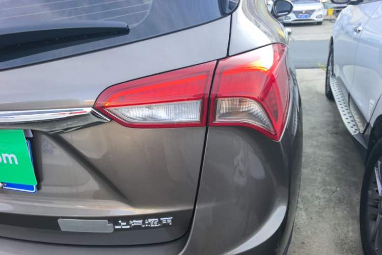 Used Buick Envision 2018 20T Two-Wheel-Drive Elite Model Right Rear Taillight