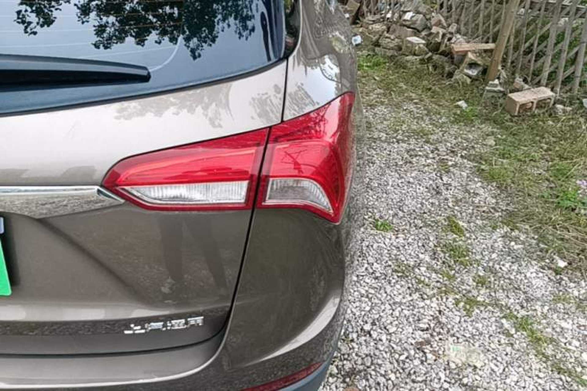 Used Buick Envision 2018 20T Two-Wheel-Drive Elite Model Right Rear Taillight