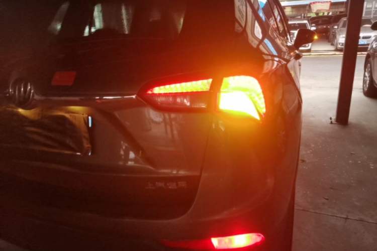 Used Buick Envision 2018 28T Four-Wheel Drive Elite Version Right Rear Taillight