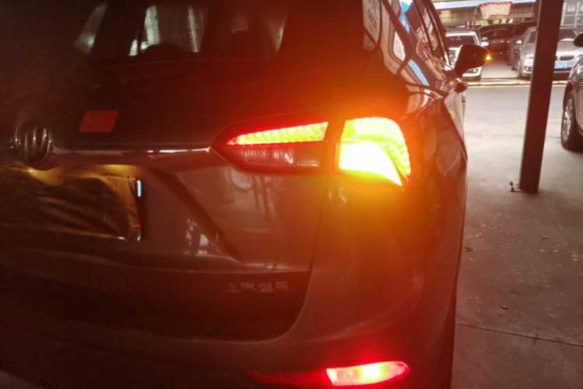Used Buick Envision 2018 28T Four-Wheel Drive Elite Version Right Rear Taillight