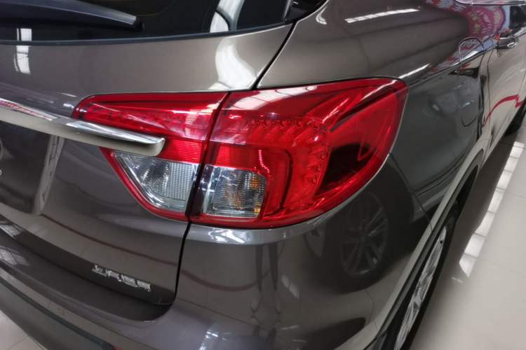 Used Buick Envision 2018 20T Two-Wheel-Drive Elite Model Right Rear Taillight