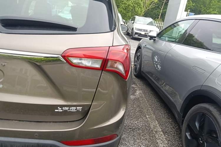 Used Buick Envision 2018 28T Four-Wheel Drive Elite Version Right Rear Taillight