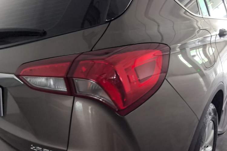 Used Buick Envision 2018 20T Two-Wheel-Drive Leading Model Right Rear Taillight