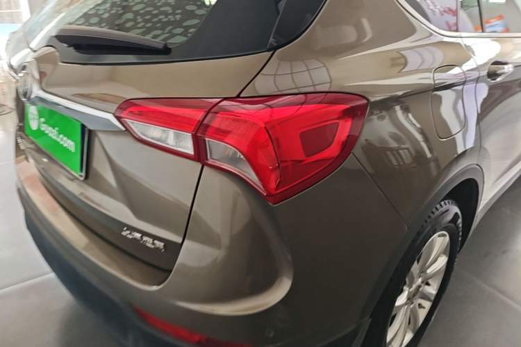 Used Buick Envision 2018 20T Two-Wheel Drive Luxury Model Right Rear Taillight