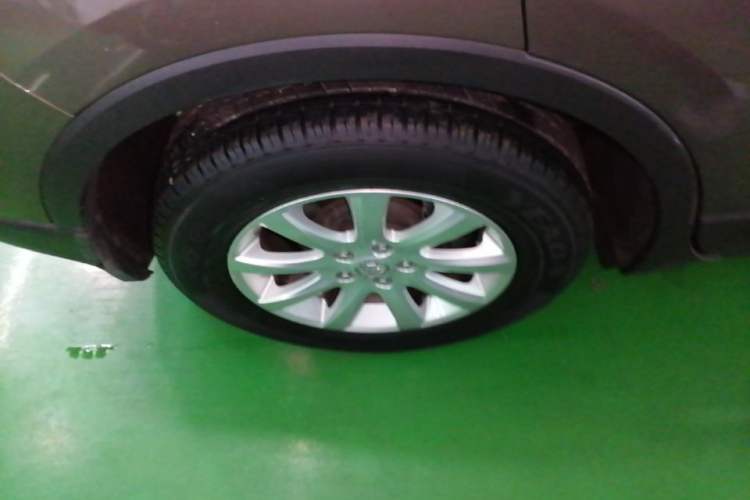 Used Buick Envision 2018 20T Two-Wheel-Drive Elite Model Right Rear Wheel Hub