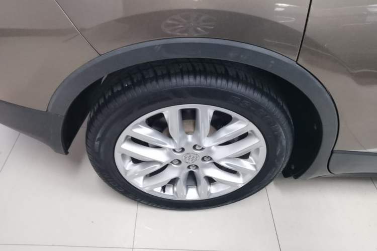 Used Buick Envision 2018 28T All-Wheel-Drive Versatile Sports Flagship Model Right Rear Wheel Hub
