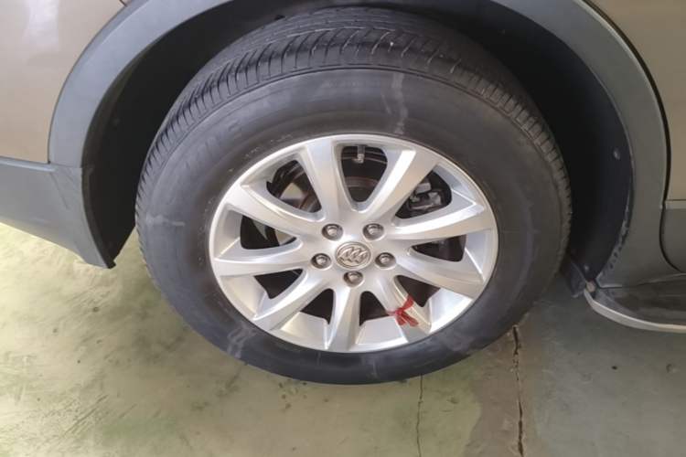 Used Buick Envision 2018 20T Two-Wheel-Drive Elite Model Right Rear Wheel Hub