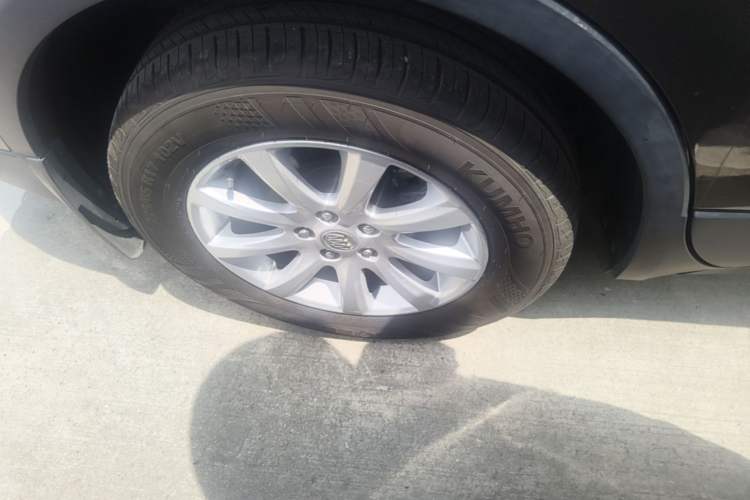 Used Buick Envision 2018 20T Two-Wheel-Drive Elite Model Right Rear Wheel Hub