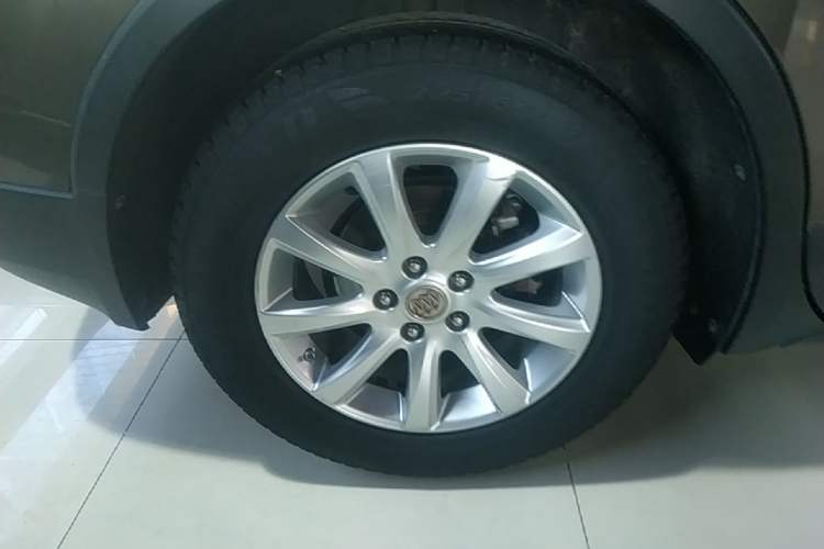 Used Buick Envision 2018 20T Two-Wheel Drive Luxury Model Right Rear Wheel Hub