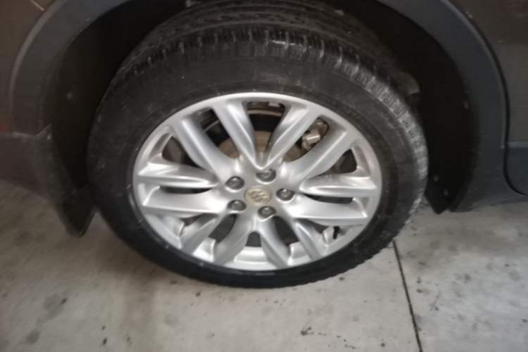 Used Buick Envision 2018 28T Four-Wheel Drive Elite Version Right Rear Wheel Hub