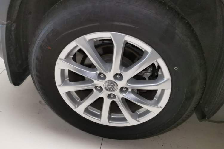 Used Buick Envision 2018 20T Two-Wheel-Drive Elite Model Right Rear Wheel Hub