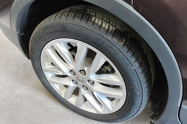 Used Buick Envision 2018 28T All-Wheel-Drive Versatile Sports Flagship Model Right Rear Wheel Hub
