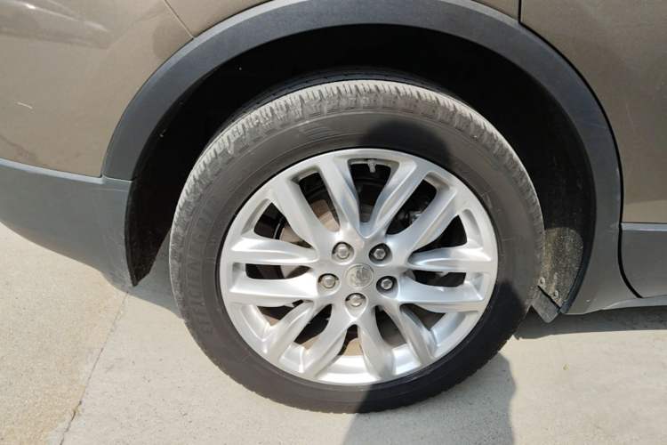 Used Buick Envision 2018 28T Four-Wheel Drive Elite Version Right Rear Wheel Hub