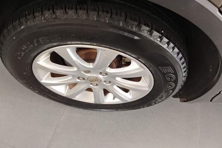 Used Buick Envision 2018 20T Two-Wheel Drive Luxury Model Right Rear Wheel Hub