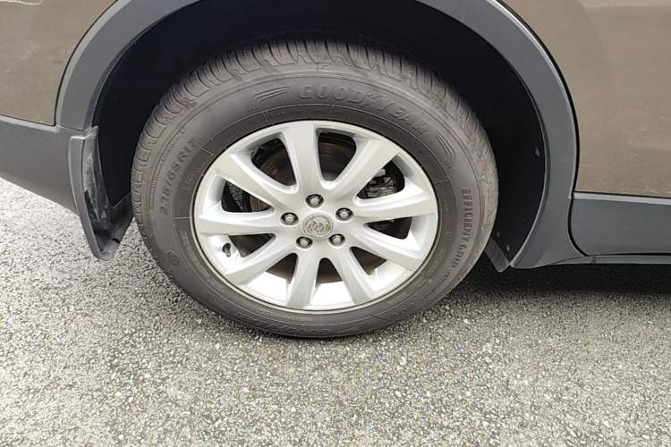 Used Buick Envision 2018 20T Two-Wheel Drive Luxury Model Right Rear Wheel Hub