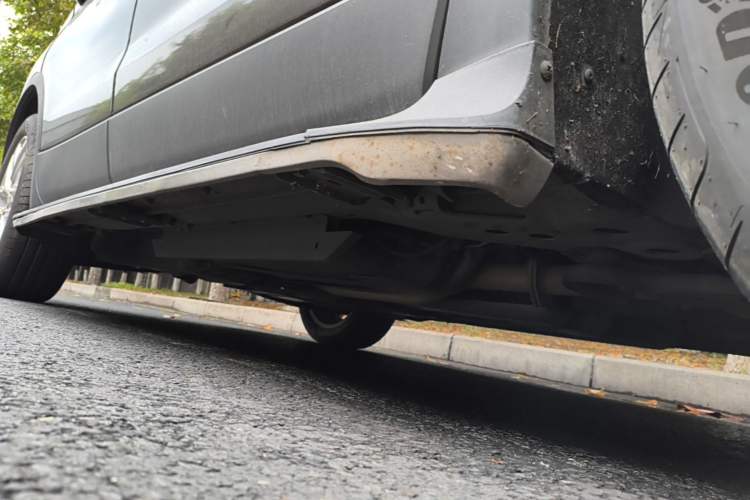 Used Buick Envision 2018 28T Four-Wheel Drive Elite Version Right Side Sill