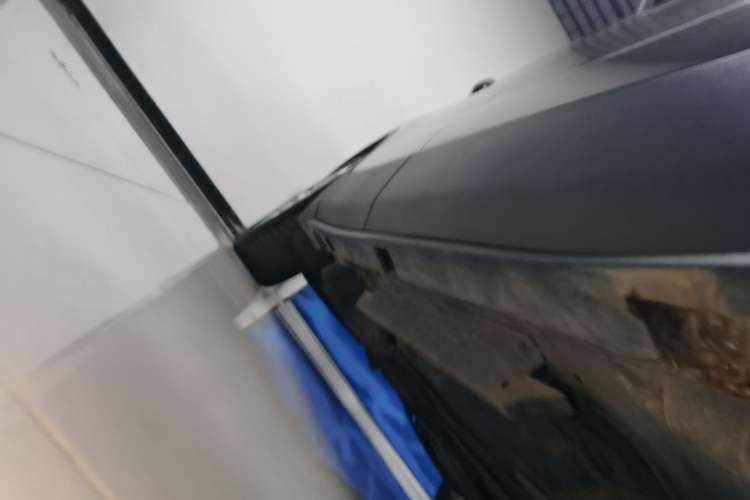 Used Buick Envision 2018 28T All-Wheel-Drive Versatile Sports Flagship Model Right Side Sill