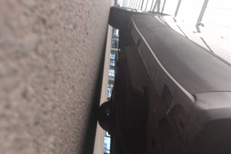 Used Buick Envision 2018 28T Four-Wheel Drive Elite Version Right Side Sill
