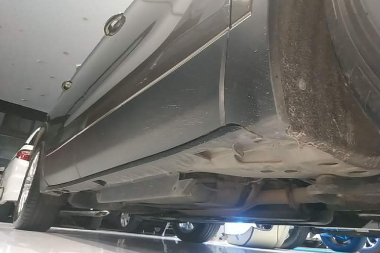 Used Buick Envision 2018 28T Four-Wheel Drive Elite Version Right Side Sill